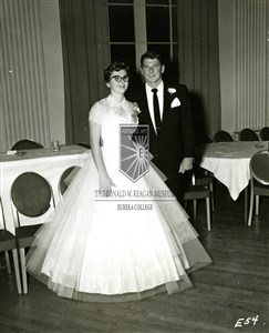 Image description is not available for 1955.118